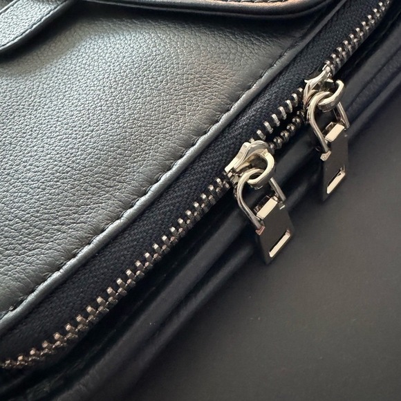 Minooy Athena Crossbody Bag Built-in Wallet real Leather Dark Navy Blue NEW - Picture 8 of 16